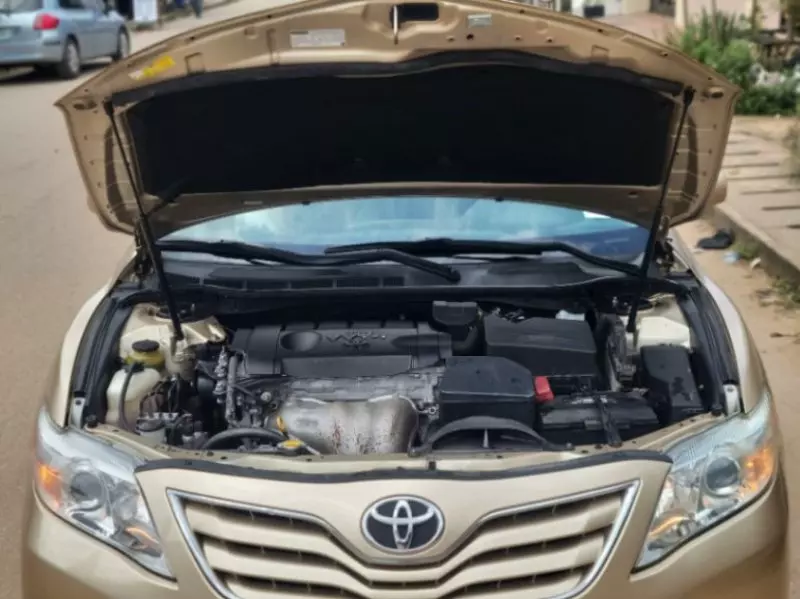 TOYOTA Camry - 2011