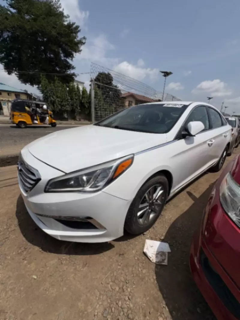 Hyundai Sonata   - 2017