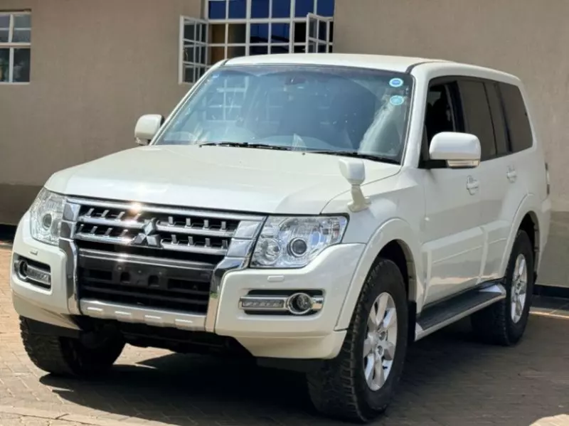 Mitsubishi Pajero   - 2018