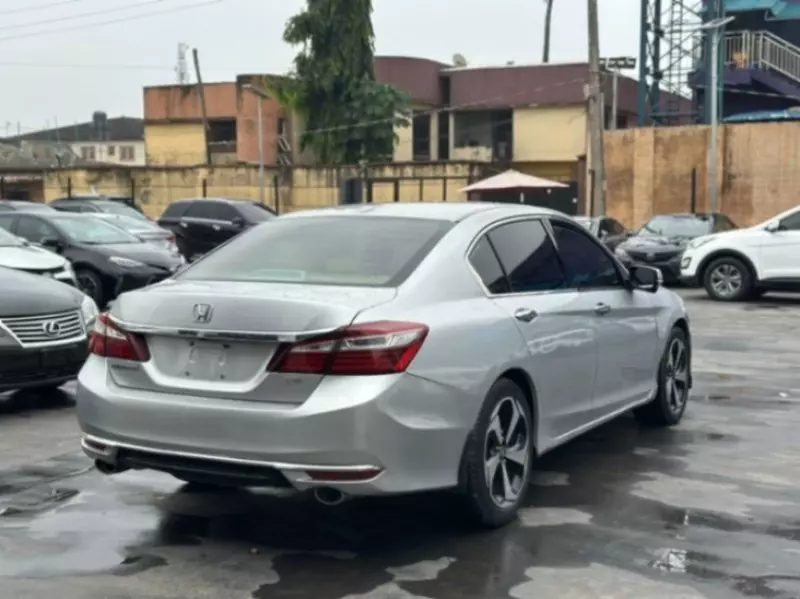 Honda Accord   - 2013