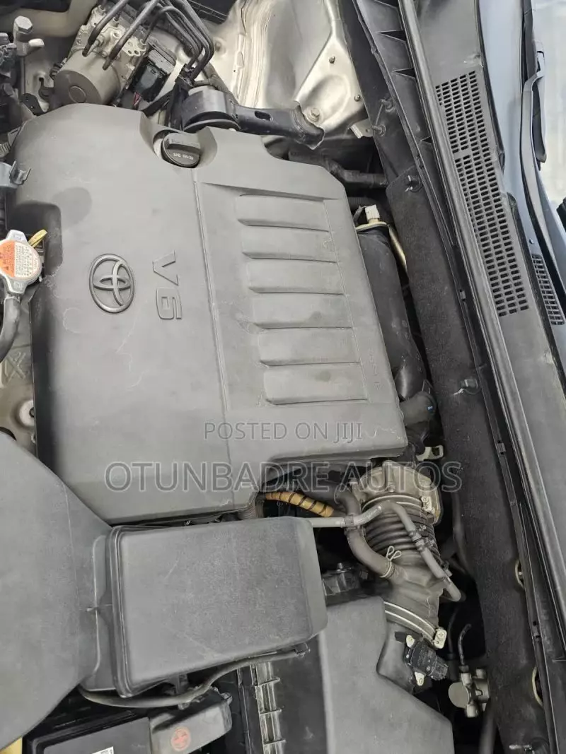 Toyota Highlander   - 2016