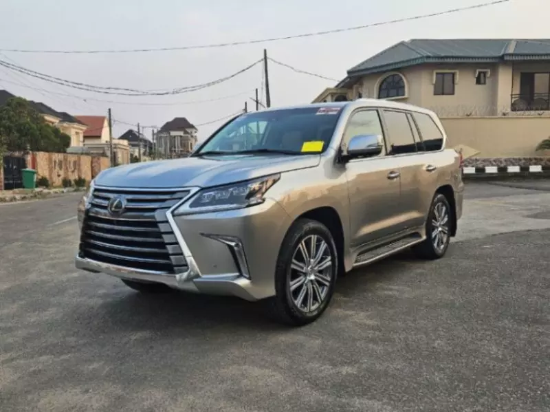 Lexus LX 570   - 2017