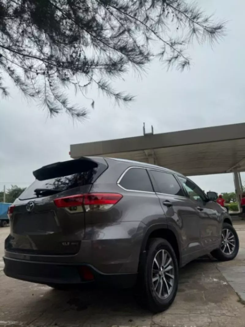 TOYOTA Highlander   - 2018