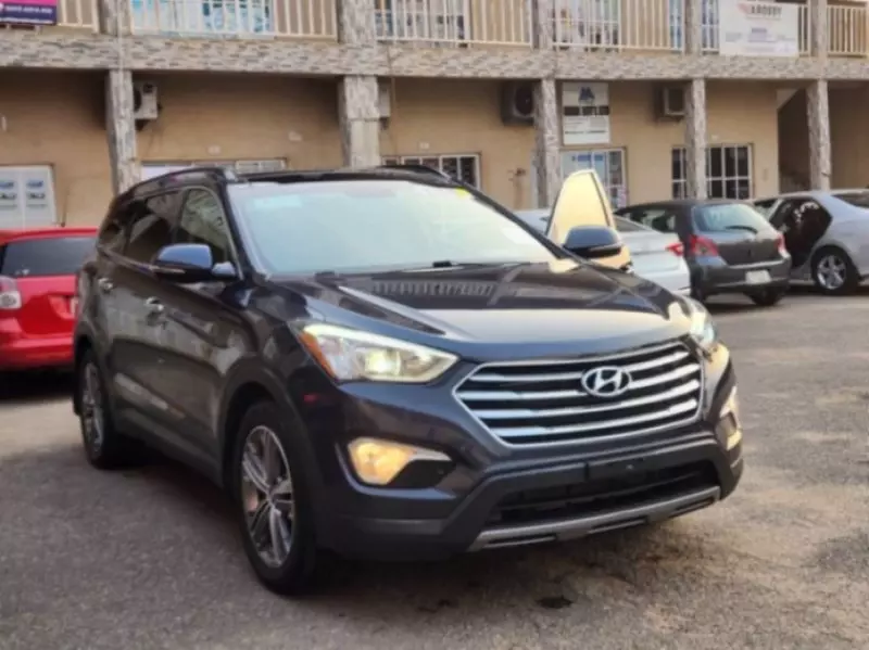 Hyundai Santa Fe   - 2014