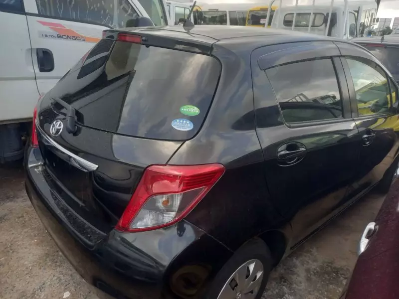 Toyota Vitz   - 2015