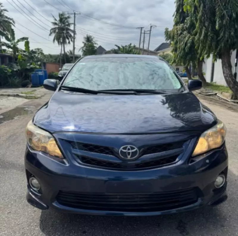 Toyota Corolla   - 2011