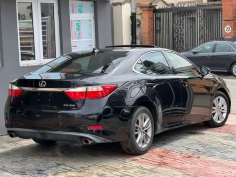 Lexus ES   - 2013