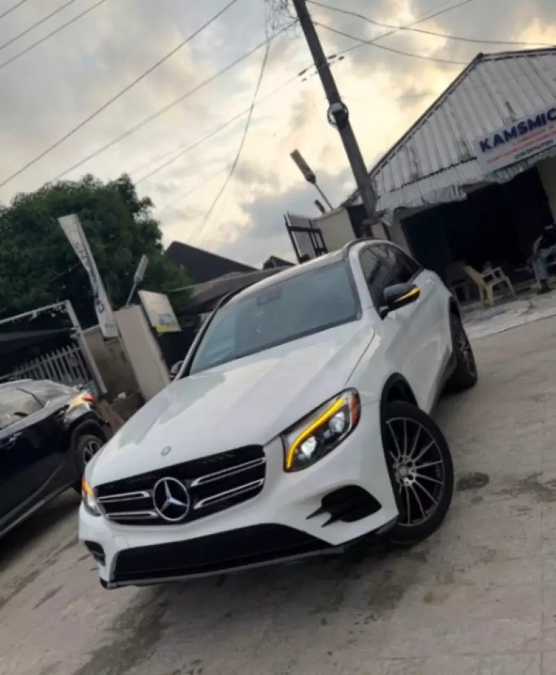 Mercedes-Benz GLC 300   - 2016