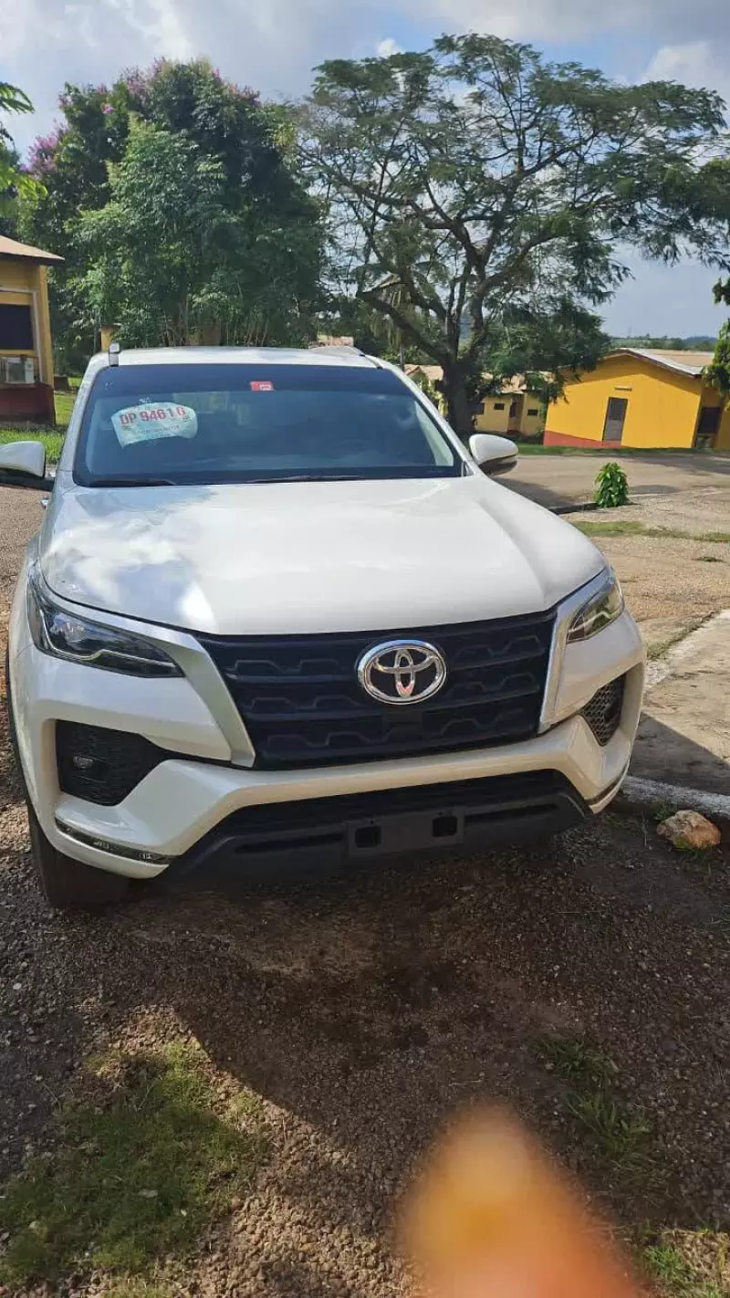 Toyota Fortuner   - 2021