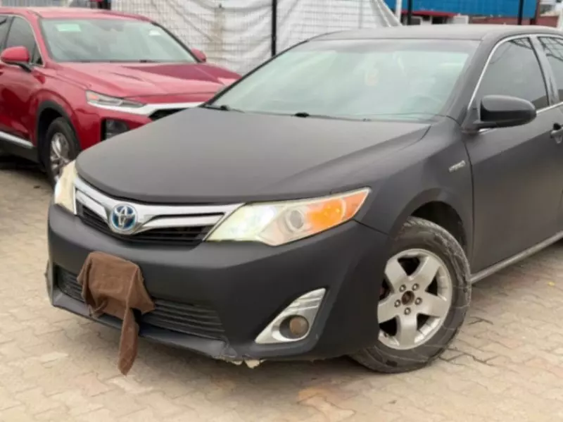 Toyota Camry   - 2012