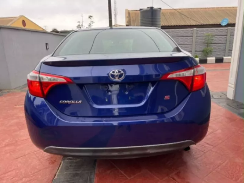 TOYOTA Corolla   - 2015