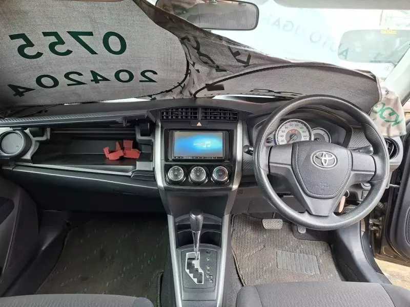 Toyota Fielder    - 2012