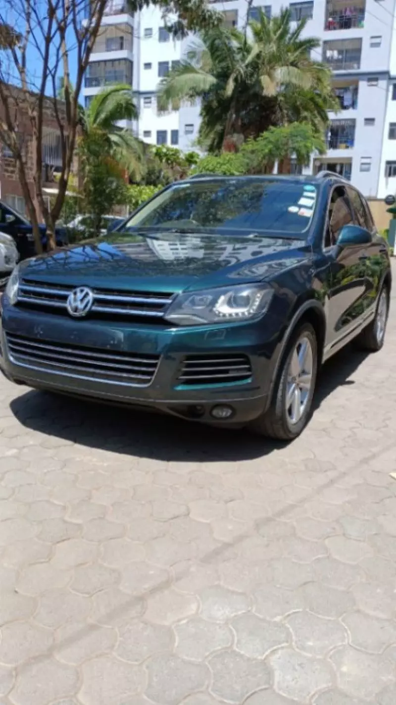 Volkswagen Touareg   - 2011
