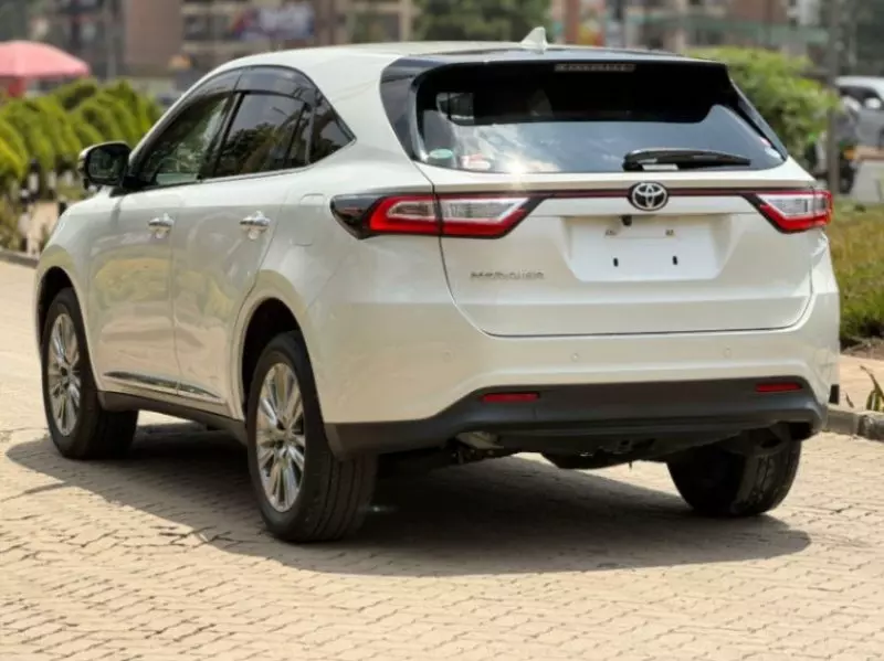 Toyota Harrier   - 2019