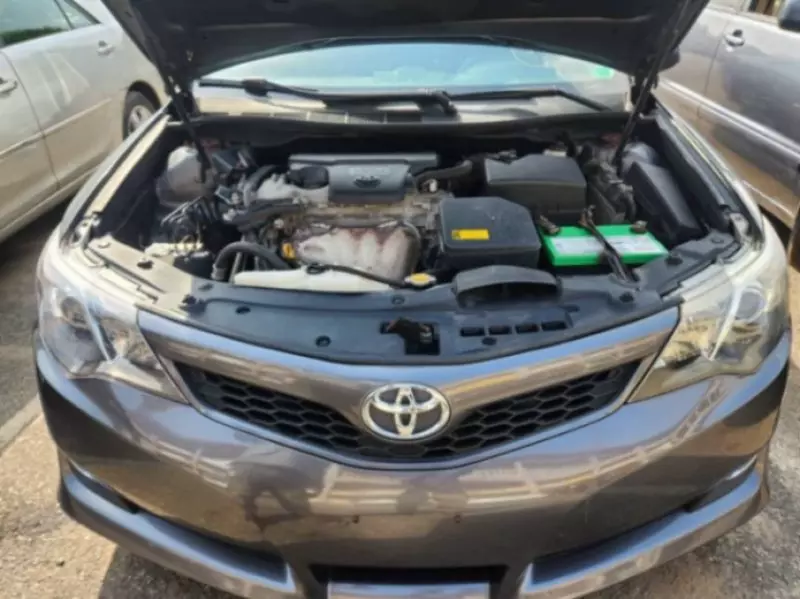 Toyota Camry   - 2012