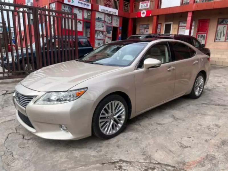 Lexus ES - 2014