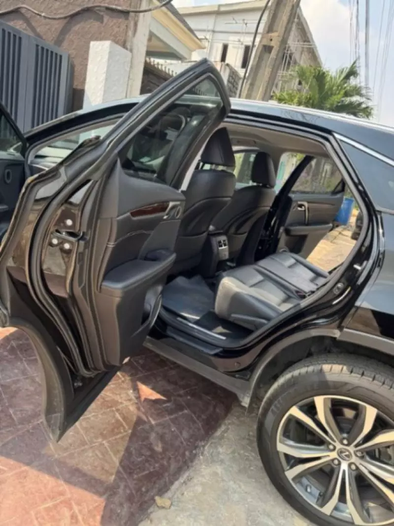 Lexus RX   - 2019