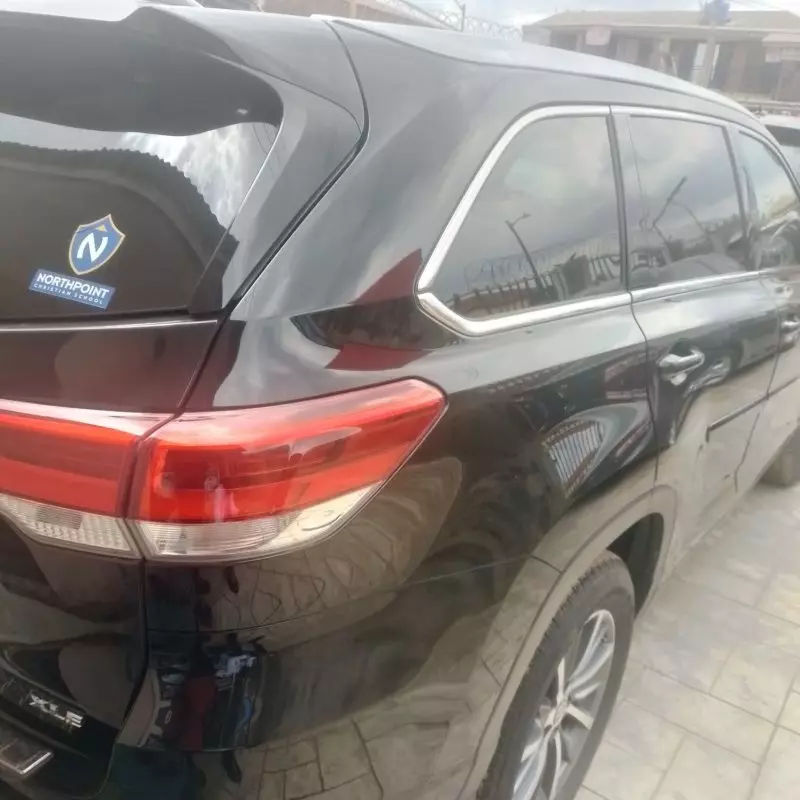 Toyota Highlander   - 2018