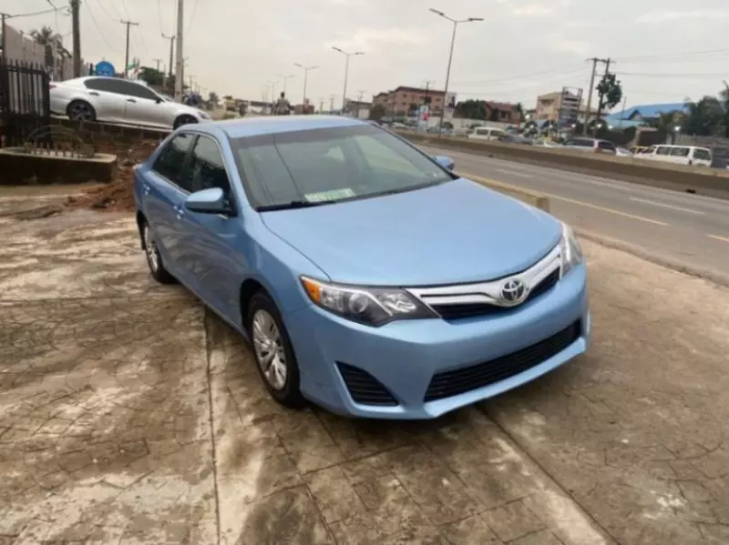 Toyota Camry   - 2014