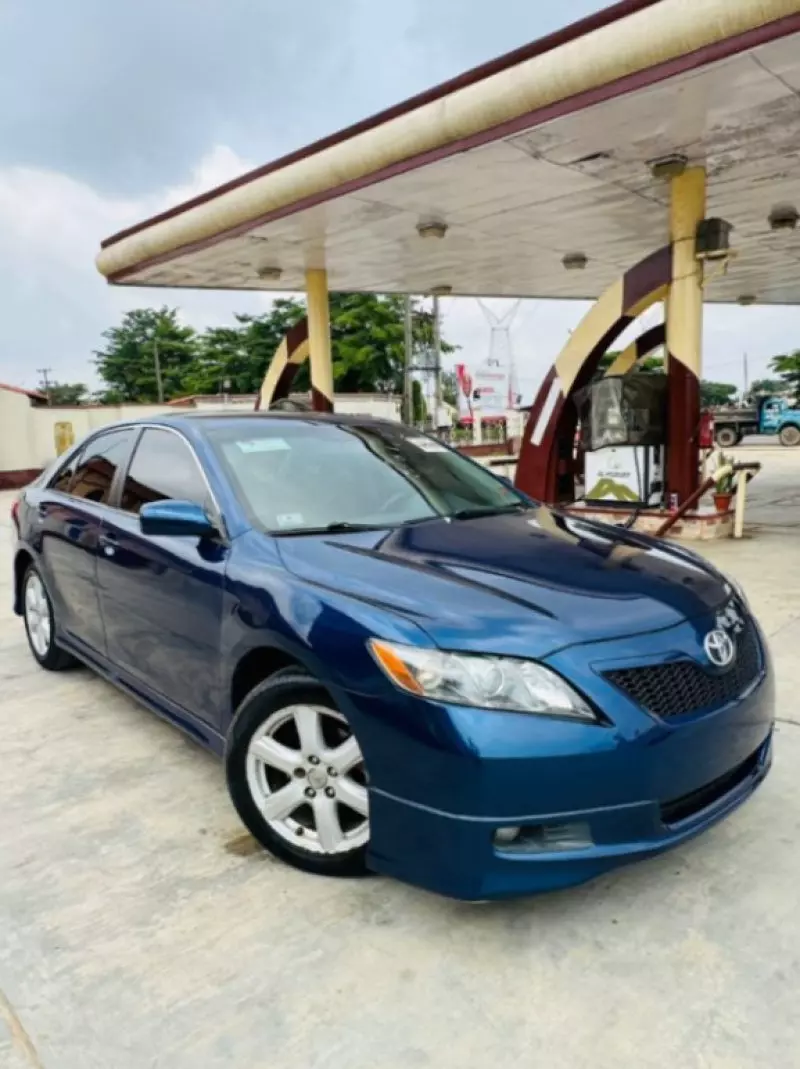 Toyota Camry   - 2008