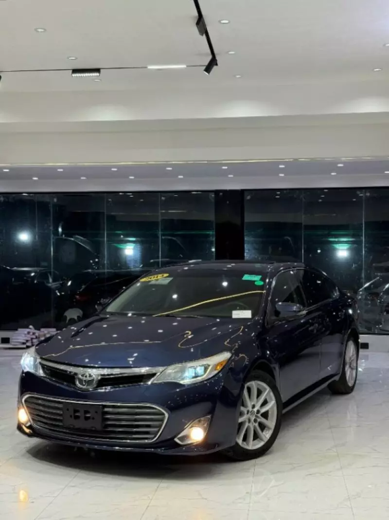 Toyota Avalon   - 2014