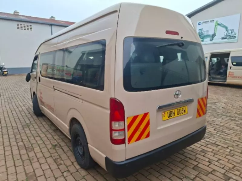 Toyota Hiace   - 2014
