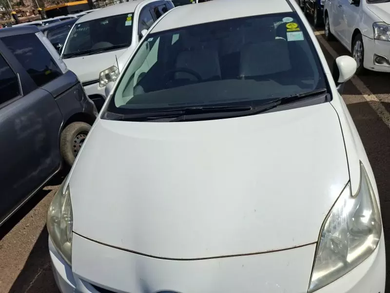 Toyota Prius Hybrid    - 2016