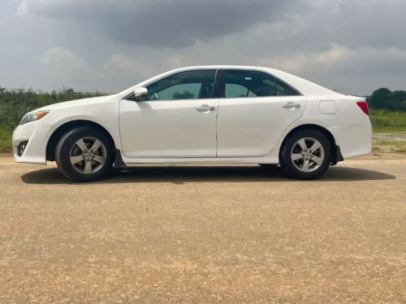 Toyota Camry   - 2012