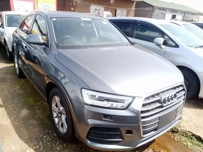 Audi Q3   - 2015
