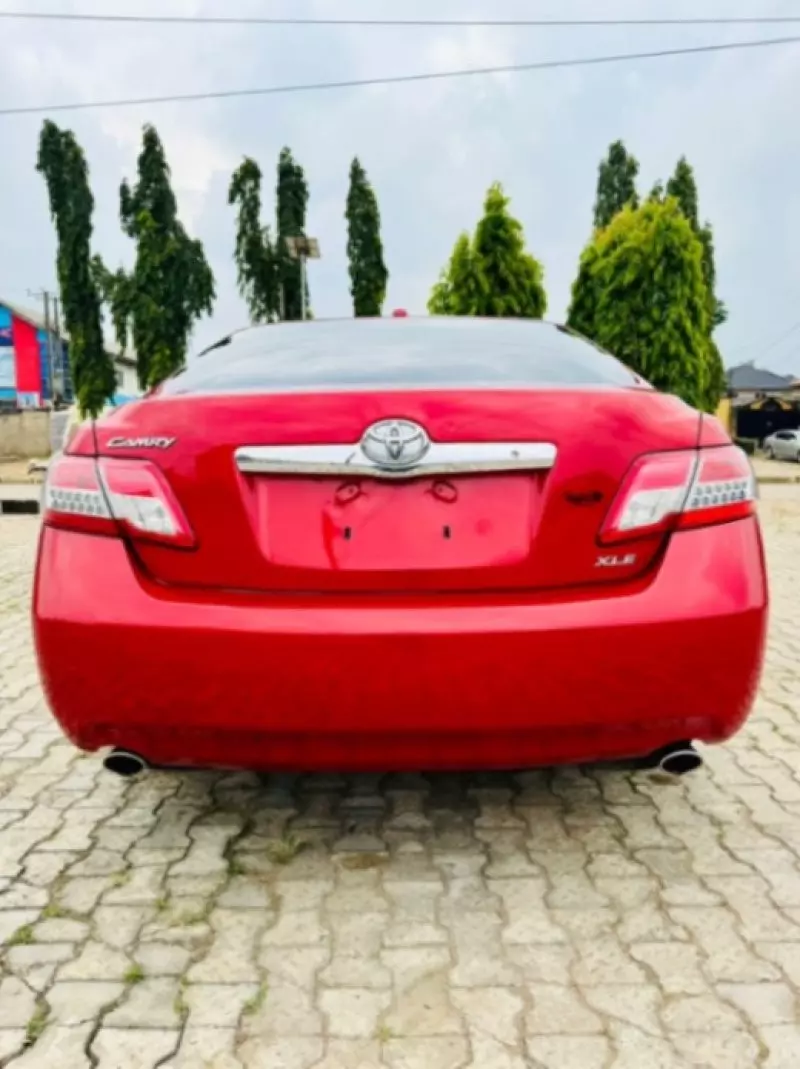 Toyota Camry - 2009