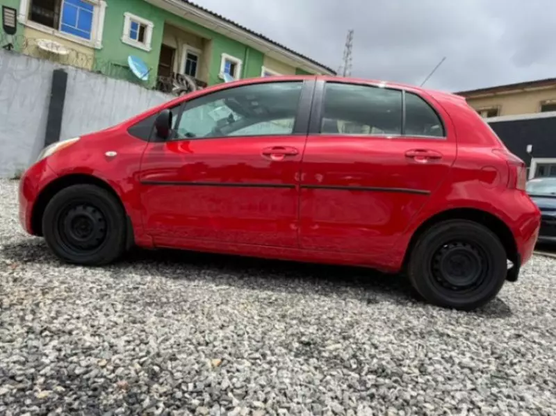TOYOTA Yaris   - 2007