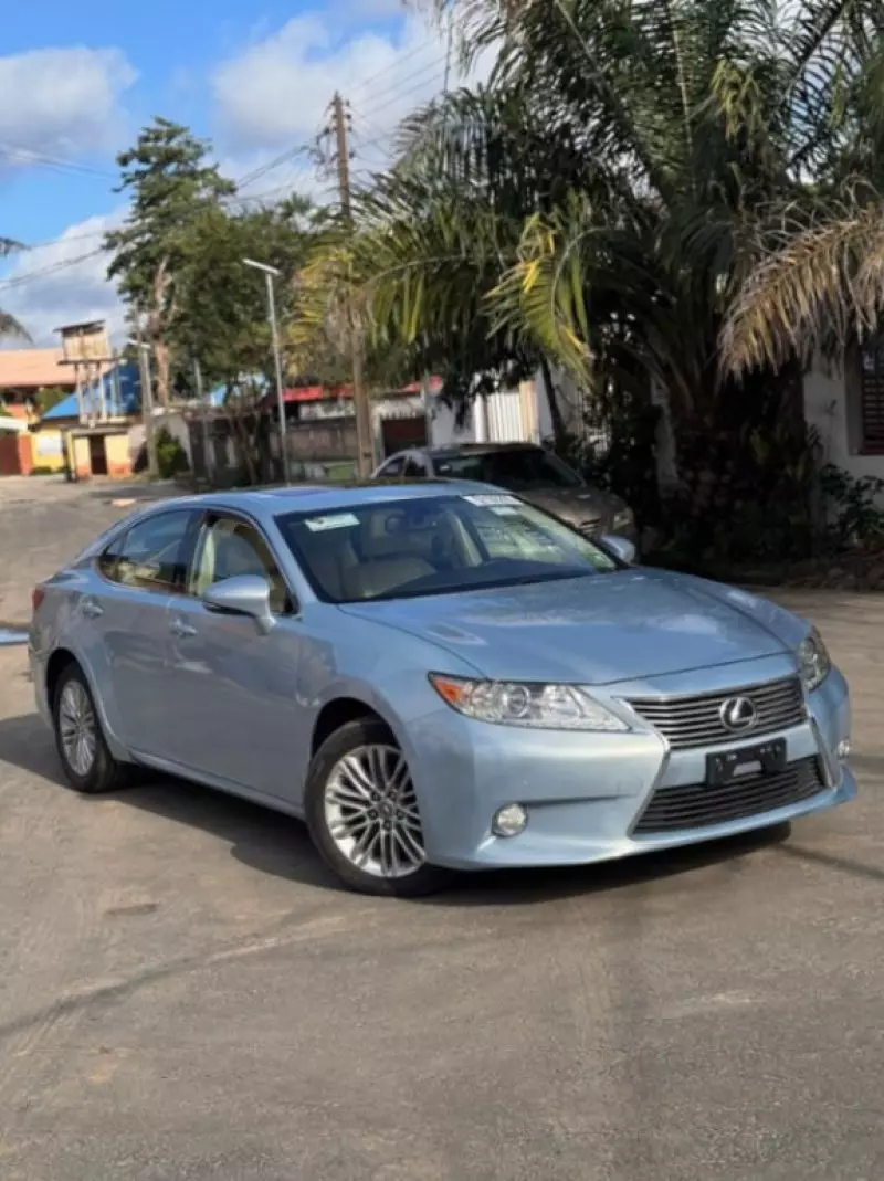 Lexus ES 350   - 2013