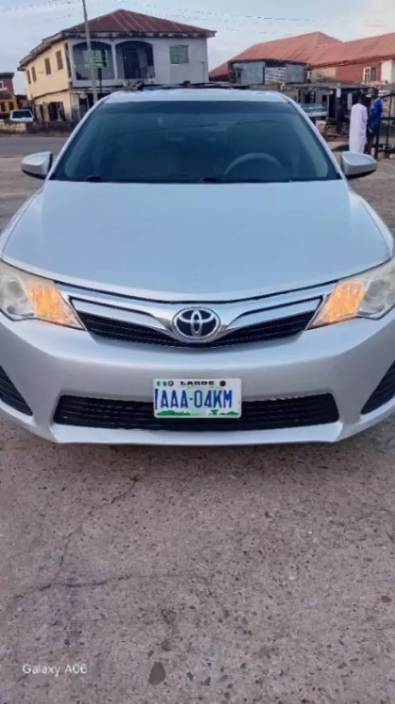 TOYOTA Camry   - 2013