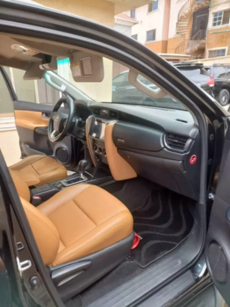 Toyota Fortuner   - 2021