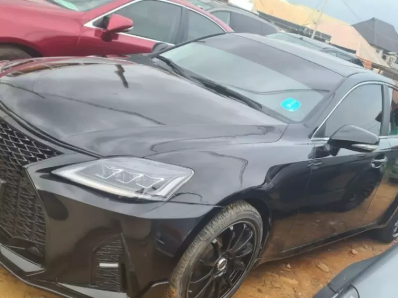 Lexus IS   - 2009
