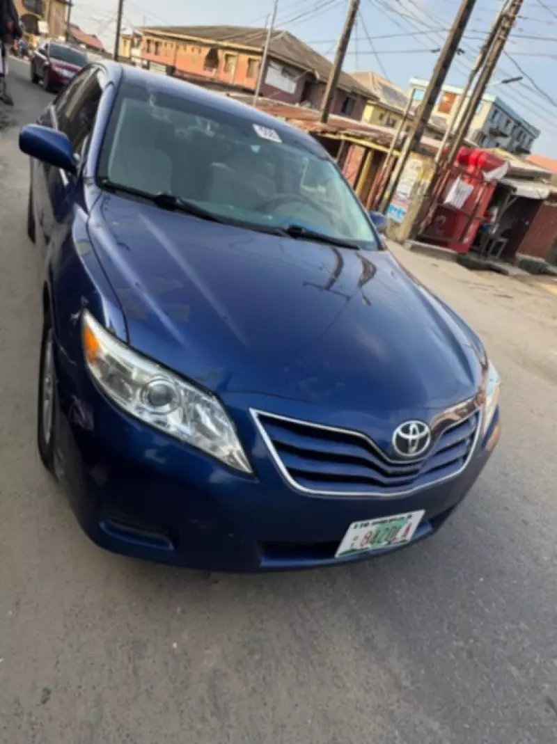TOYOTA Camry   - 2011