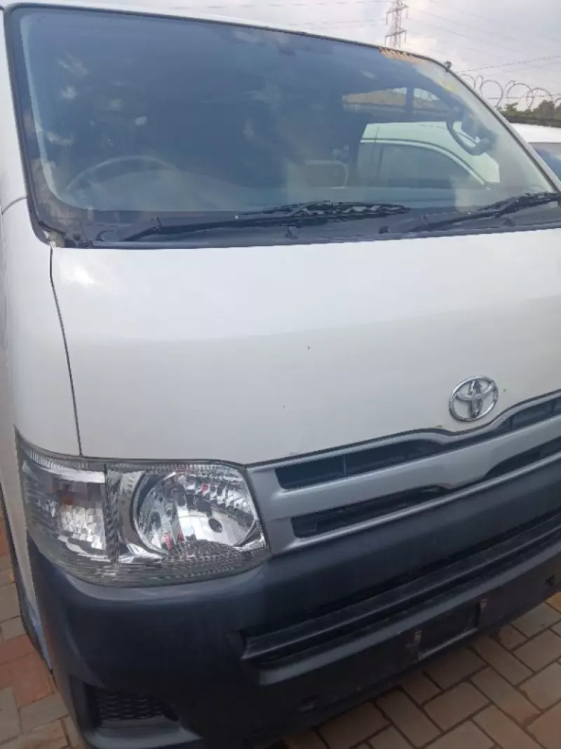 TOYOTA Hiace   - 2012