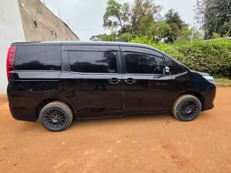 TOYOTA Noah   - 2016