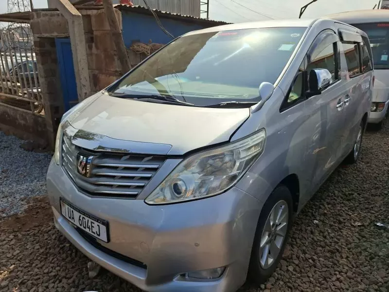 Toyota Alphard   - 2010