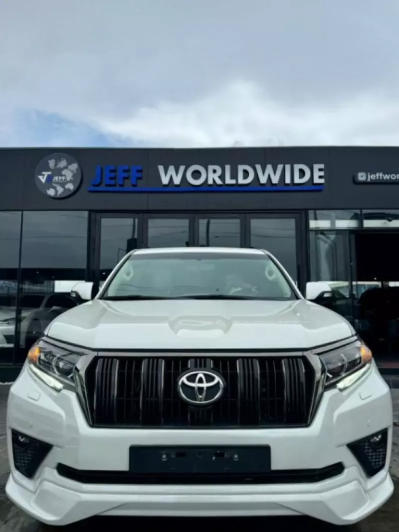 Toyota Land Cruiser   - 2020