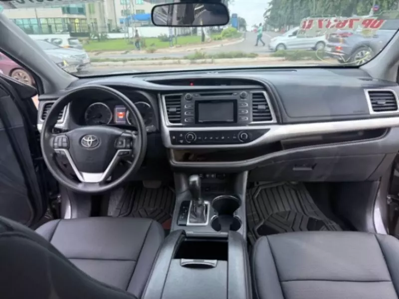 Toyota Highlander   - 2019