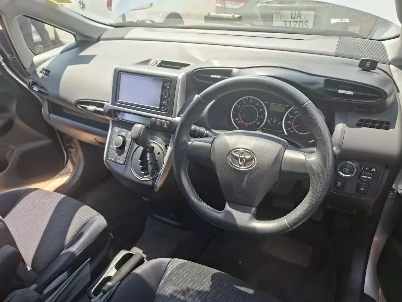 Toyota Wish   - 2012