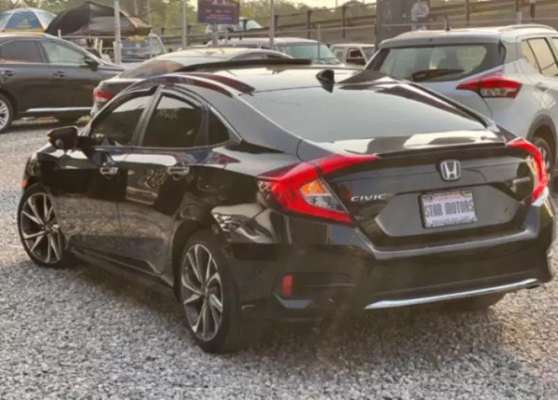 Honda Civic   - 2021