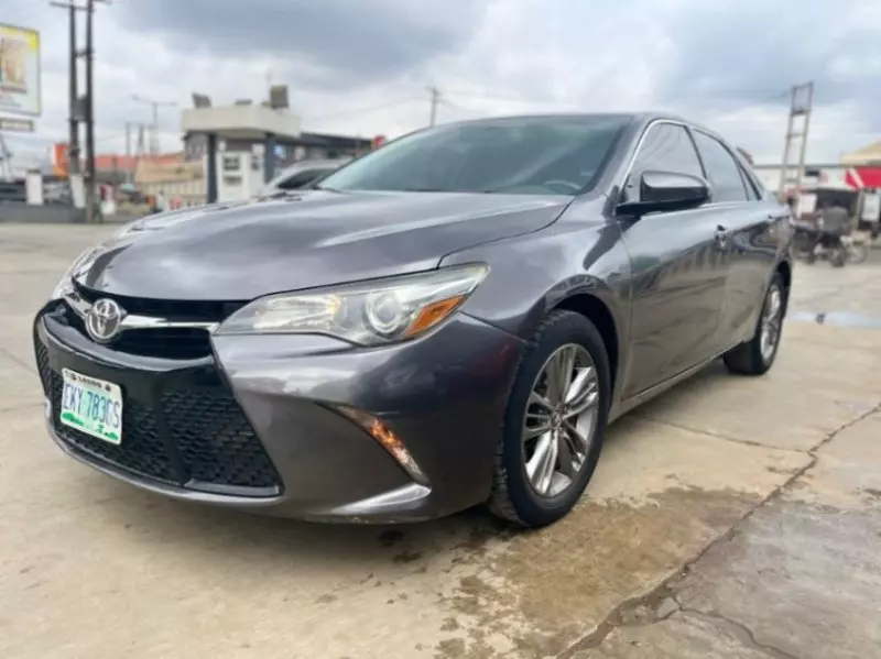 Toyota Camry - 2015