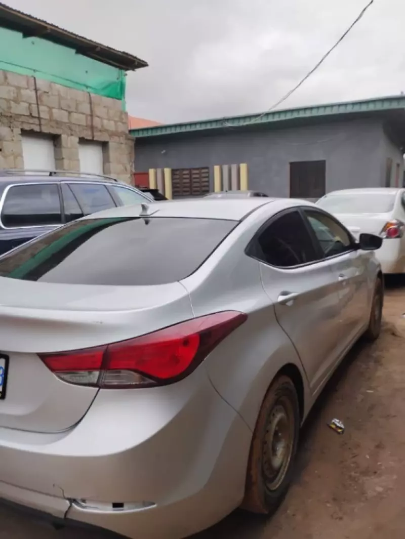Hyundai Elantra   - 2015