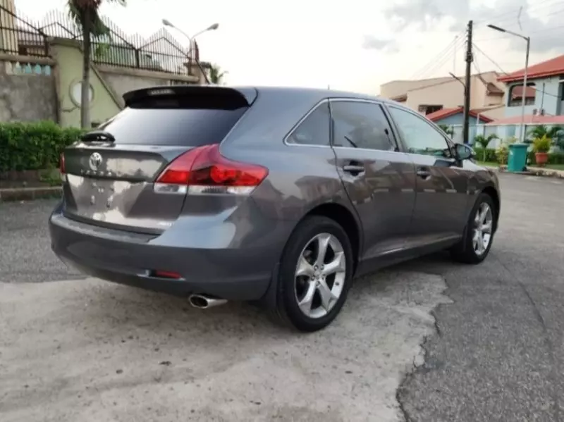 Toyota Venza   - 2013