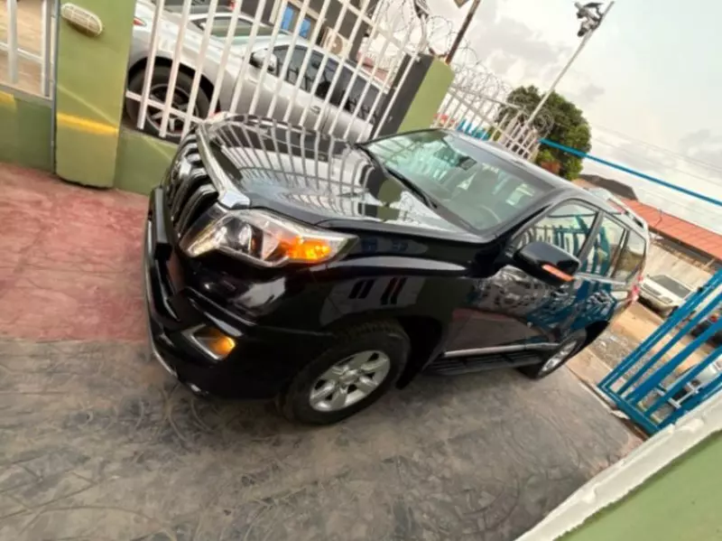TOYOTA Prado VX - 2018