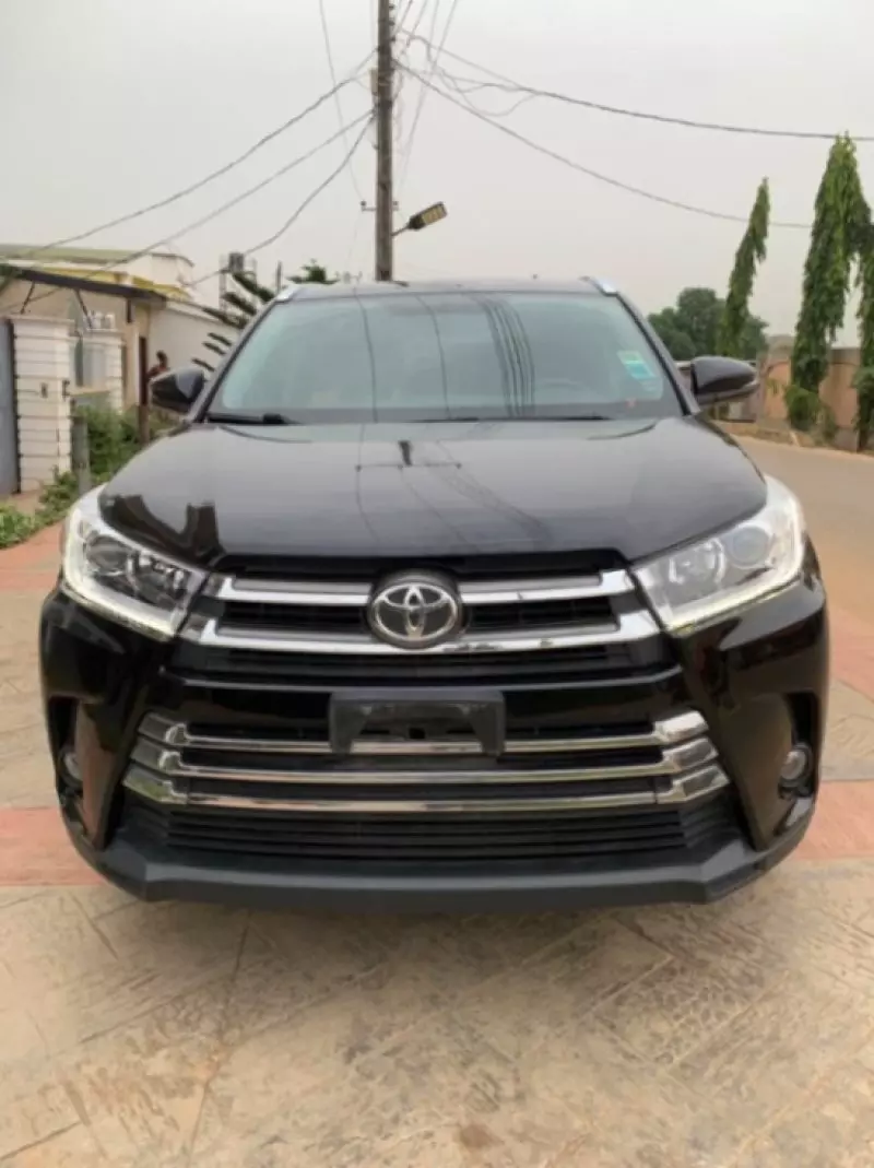 Toyota Highlander   - 2016