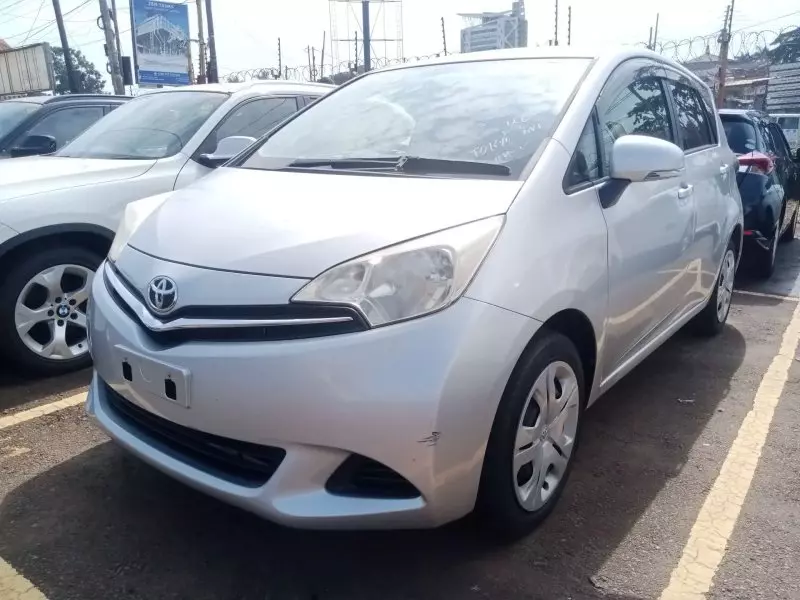 Toyota Ractis   - 2013