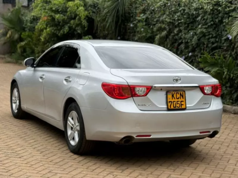 Toyota Mark X   - 2010